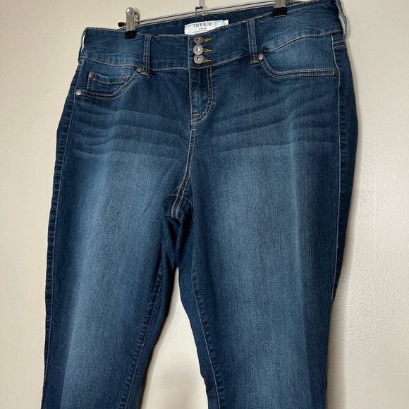 Torrid Denim Plus Size Indigo High Rise Tripe Button Front Denim Jean Jegging 18 - Picture 3 of 16